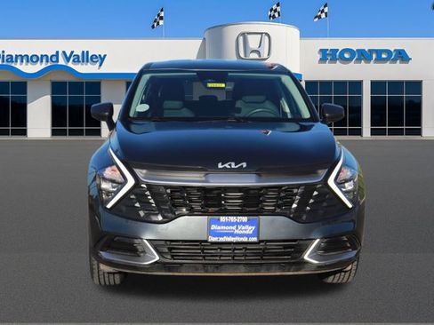 Used 2023 Kia Sportage LX image 2