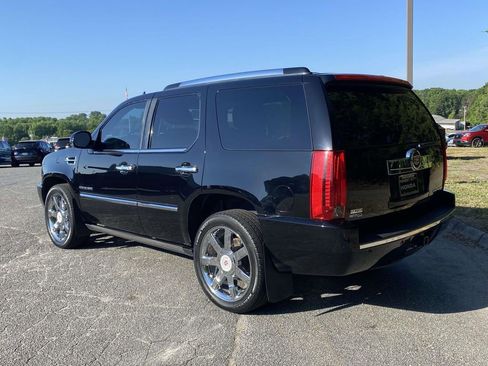 Used 2012 Cadillac Escalade Luxury AWD/4WD image 3