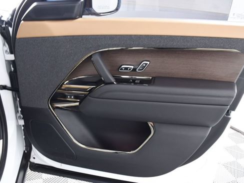 Used 2024 Land Rover Range Rover Sport Dynamic SE image 17