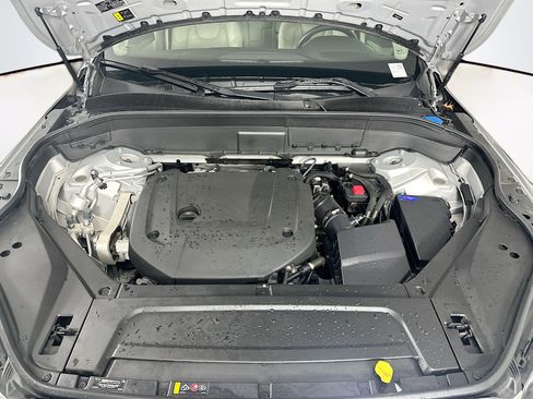 Used 2023 Volvo XC90 B6 Plus image 36