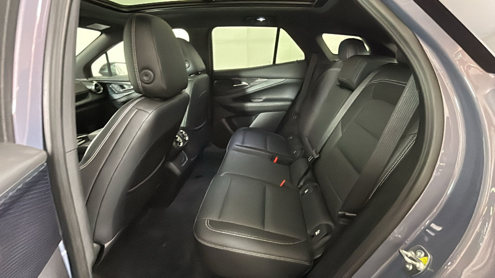 Used 2024 Chevrolet Blazer EV LT AWD/4WD image 31