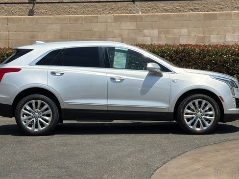 Used 2018 Cadillac XT5 Platinum w/ Driver Assist Package AWD/4WD image 3