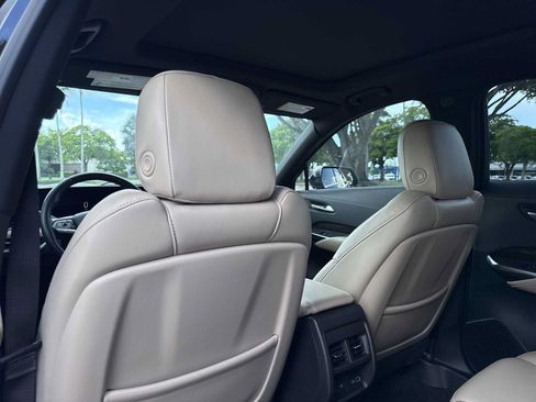 Used 2024 Cadillac XT4 Premium Luxury w/ Technology Package FWD image 23