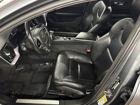 Used 2020 Volvo S60 T5 Momentum w/ Protection Package Premier image 10