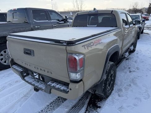 Used 2020 Toyota Tacoma TRD Off-Road image 3