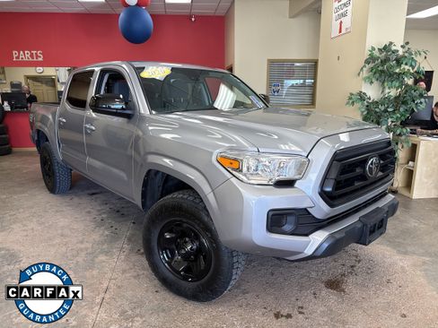 Used 2020 Toyota Tacoma SR image 1