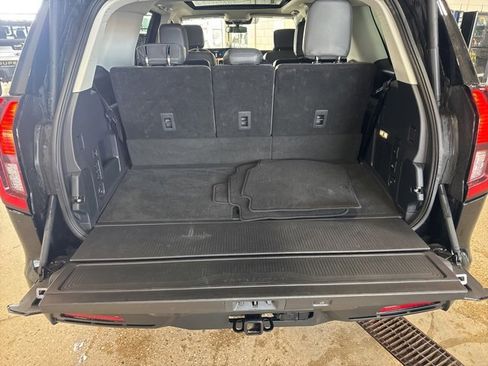 Used 2025 Ford Expedition Active image 14