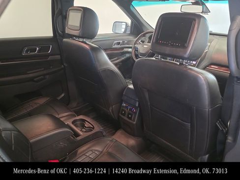 Used 2017 Ford Explorer Platinum image 18