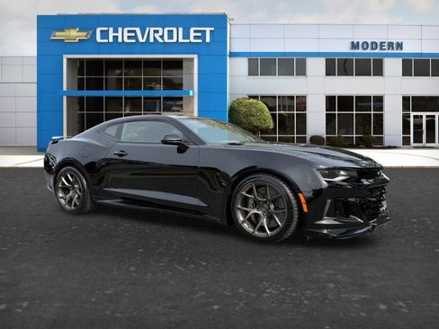 Used 2018 Chevrolet Camaro ZL1 RWD image 6