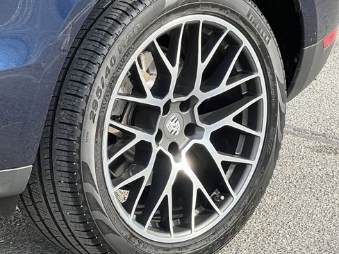 Used 2018 Porsche Macan S image 12