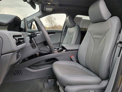 Certified 2023 Lincoln Nautilus Reserve image 20