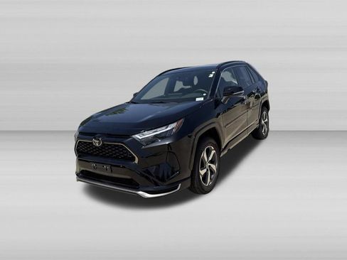 Used 2025 Toyota RAV4 SE w/ Weather & Moonroof Package AWD/4WD image 12
