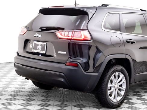 Used 2019 Jeep Cherokee Latitude w/ Cold Weather Group image 30