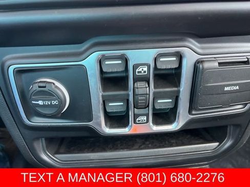 Used 2023 Jeep Gladiator Overland AWD/4WD image 25
