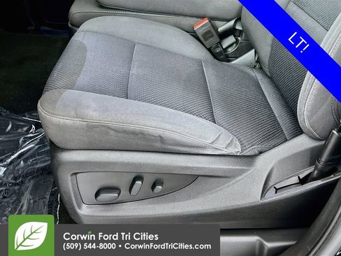 Used 2018 Chevrolet Silverado 1500 LT w/ LT Eassist Package AWD/4WD image 21