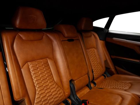 Used 2019 Lamborghini Urus AWD/4WD image 34