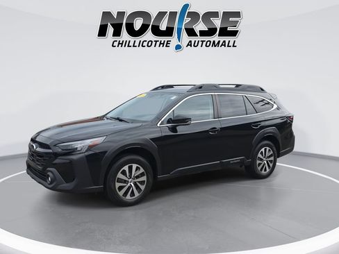 Used 2023 Subaru Outback Premium AWD/4WD image 4
