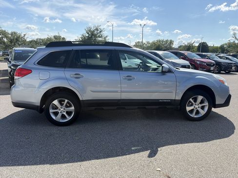 Used 2014 Subaru Outback 2.5i Limited AWD/4WD image 4