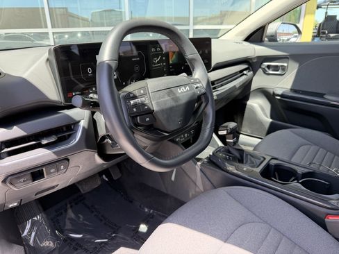 Used 2025 Kia K4 EX FWD image 31