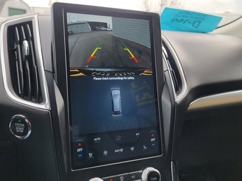 Used 2024 Ford Edge Titanium image 25