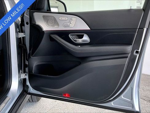 Used 2025 Mercedes-Benz GLS 450 4MATIC image 24