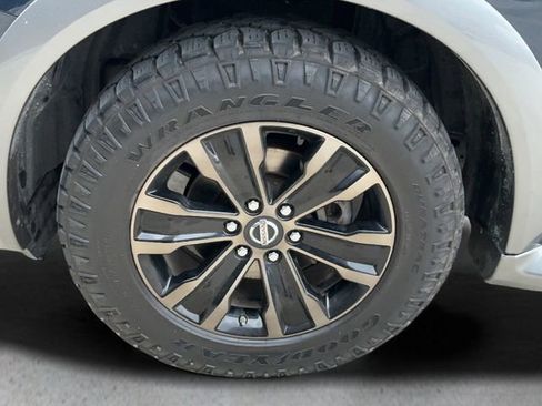 Used 2018 Nissan Armada Platinum image 9