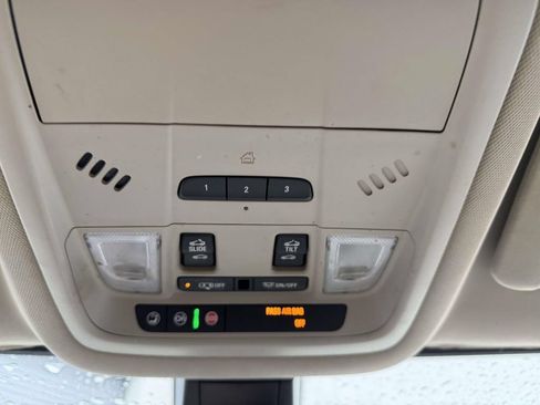 Used 2019 GMC Acadia Denali w/ Technology Package AWD/4WD image 34
