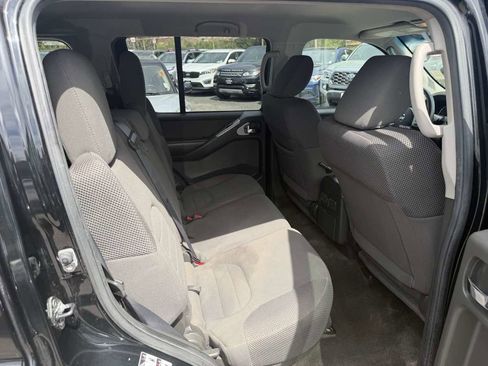 Used 2012 Nissan Pathfinder S image 12