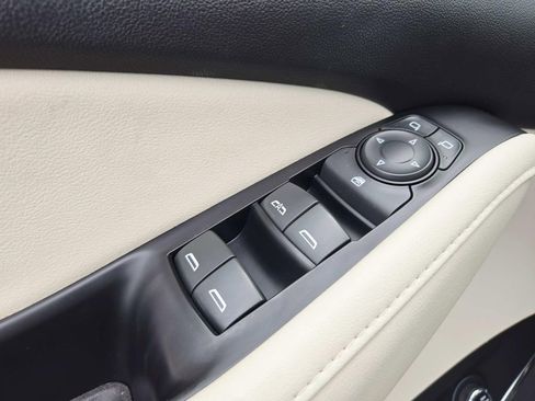 Used 2023 Buick Enclave Essence image 35