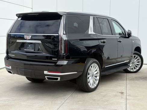 Certified 2025 Cadillac Escalade Luxury w/ LPO, Floor Liner Package AWD/4WD image 7