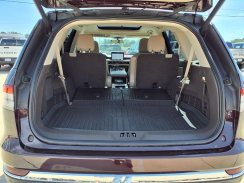 Used 2024 Lincoln Aviator Reserve w/ Equipment Group 201A RWD image 8