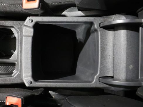 Used 2018 Volkswagen Tiguan SE image 31