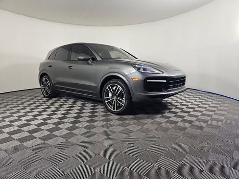 Used 2020 Porsche Cayenne Turbo image 6