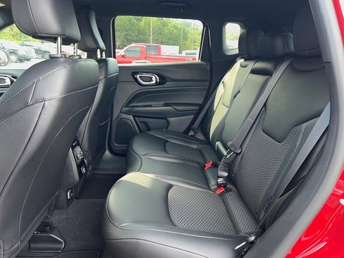 New 2026 Jeep Compass Latitude image 28