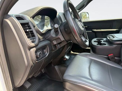 Used 2022 RAM 2500 Tradesman w/ Chrome Appearance Group RWD image 14