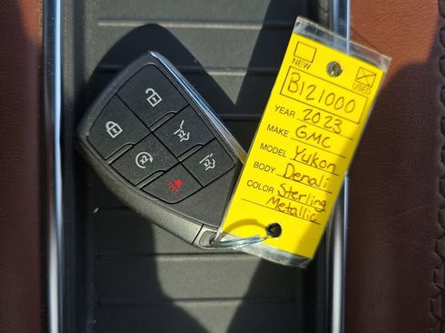 Used 2023 GMC Yukon Denali Ultimate AWD/4WD image 22