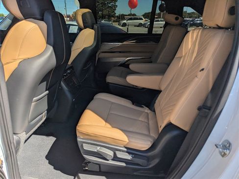 Used 2025 Cadillac Escalade IQ Sport 2 image 12