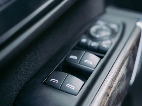 Used 2022 GMC Sierra 2500 Denali w/ Denali Ultimate Package image 14