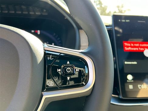 New 2026 Volvo XC90 B6 Plus w/ Protection Package Premier image 14