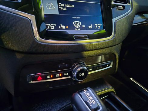 Used 2018 Volvo XC90 T6 Momentum w/ Convenience Package image 44