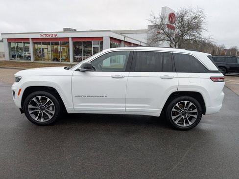 Used 2023 Jeep Grand Cherokee Overland w/ Luxury Tech Group IV AWD/4WD image 2