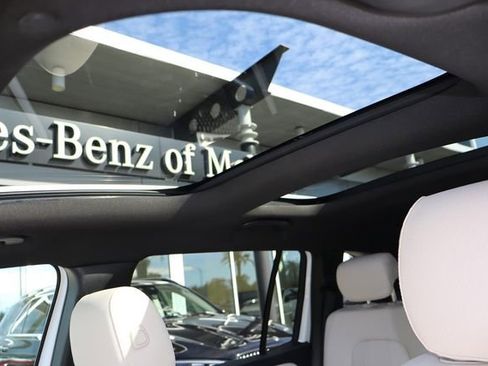 Used 2025 Mercedes-Benz GLB 250 image 7