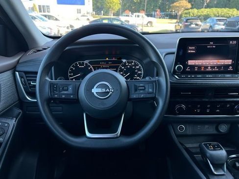 Used 2023 Nissan Rogue S image 21