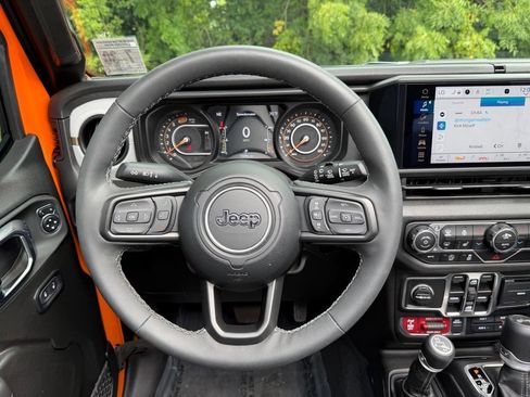 Certified 2025 Jeep Wrangler Unlimited Sport AWD/4WD image 14