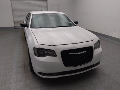Used 2019 Chrysler 300 S RWD image 14