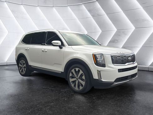 Used 2021 Kia Telluride EX w/ EX Premium Package FWD image 7