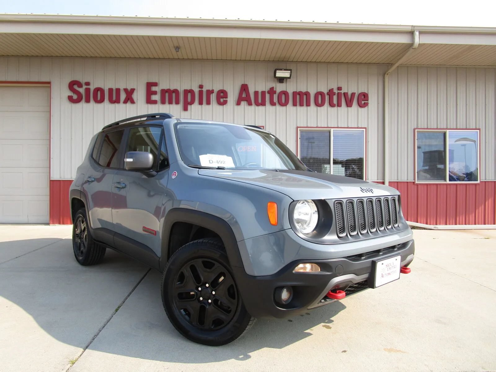 Used 2018 Jeep Renegade Trailhawk w/ Cold Weather Group II AWD/4WD image 1