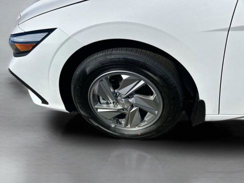 New 2026 Hyundai Elantra SE image 37