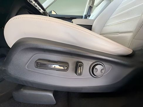 Used 2025 Honda CR-V EX-L image 31