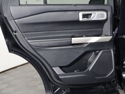 Used 2023 Ford Explorer Limited w/ Limited Technology Package image 14